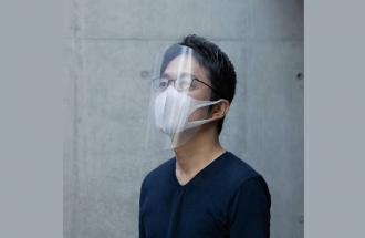 Японский дизайнер поделился простым шаблоном защитного экрана для лица